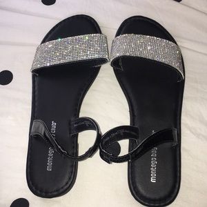 Super cute sparkly sandals!